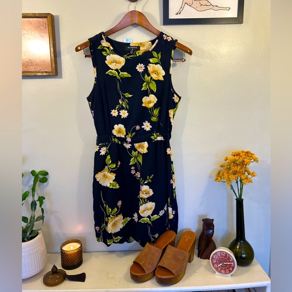 Floral Mini Dress with Open Back - Picture 1 of 8